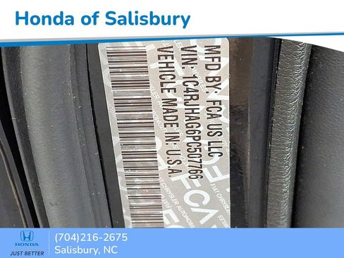 Used 2023 Jeep Grand Cherokee Laredo w/ Luxury Tech Group I image 24