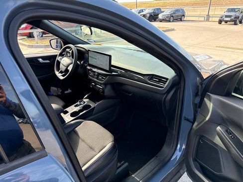 Used 2023 Ford Escape ST-Line w/ Tech Pack #1 FWD image 15