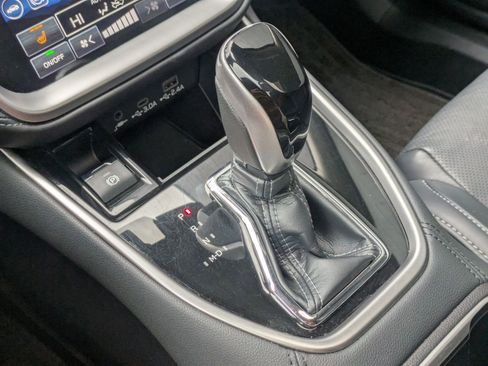 Used 2024 Subaru Outback Limited image 19