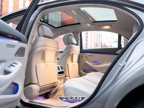 Used 2015 Mercedes-Benz S 550 Sedan w/ Sport Package w/ Sport Package image 21