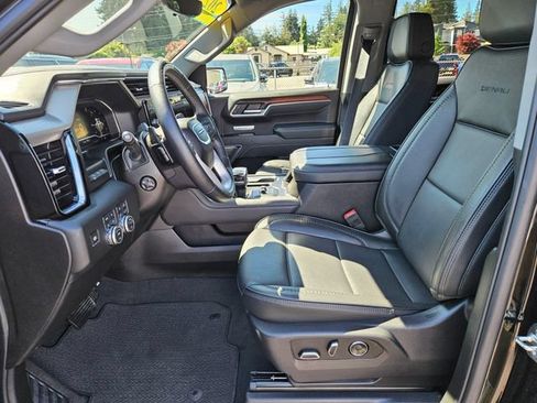 Used 2025 GMC Sierra 1500 Denali AWD/4WD image 18