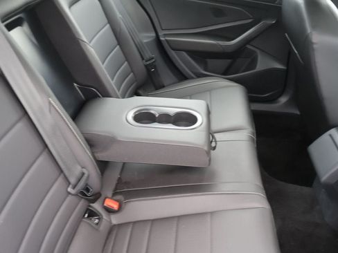 Used 2024 Volkswagen Jetta SE FWD image 11