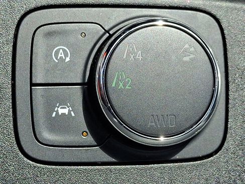 Used 2023 Chevrolet Traverse LT w/ LPO, Floor Liner Package image 25