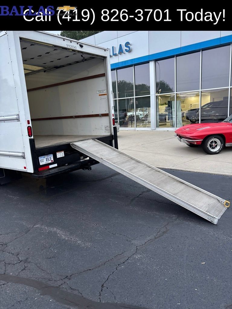 Used 2022 GMC Savana 3500 Extended w/ Power Convenience Package RWD image 8