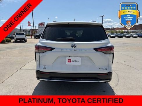 Certified 2024 Toyota Sienna Platinum FWD image 6