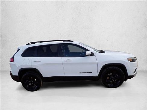 Used 2019 Jeep Cherokee Latitude Plus AWD/4WD image 5