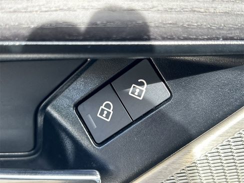 Used 2024 Jaguar F-PACE R-Dynamic S image 26