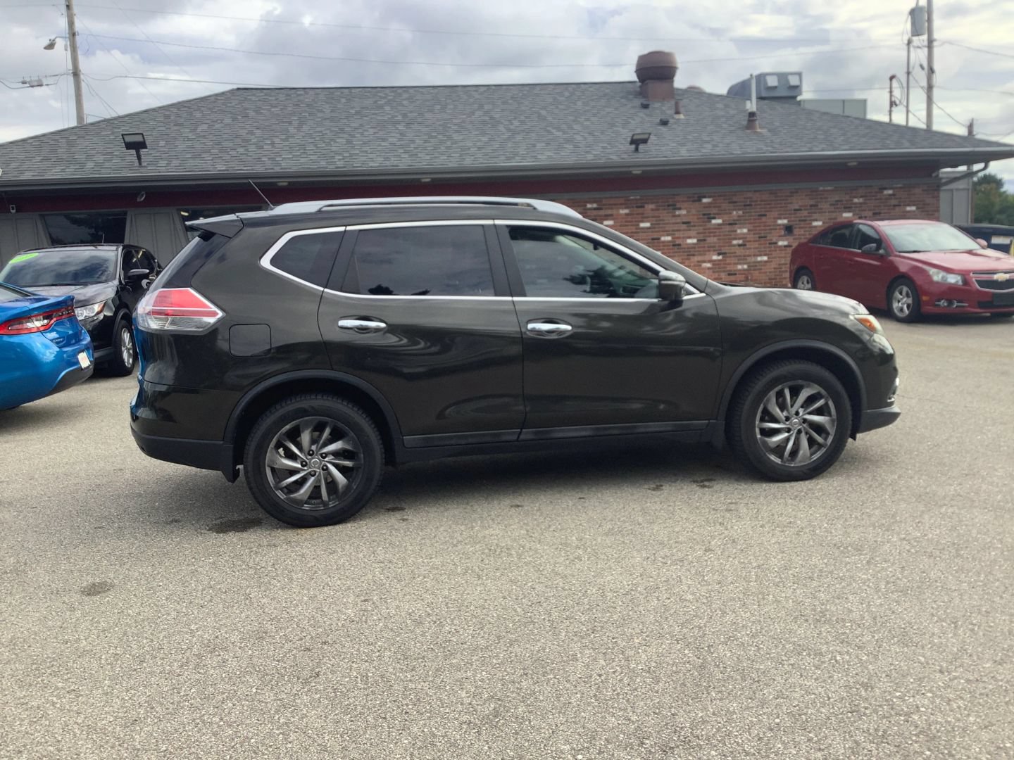 Used 2015 Nissan Rogue SL w/ SL Premium Package AWD/4WD image 10