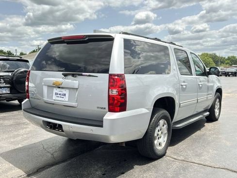 Used 2012 Chevrolet Suburban LT w/ Luxury Package AWD/4WD image 10