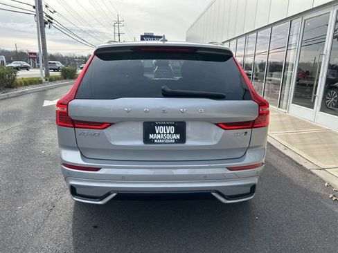 Certified 2025 Volvo XC60 B5 Plus image 3