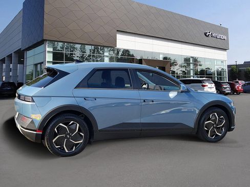 Certified 2024 Hyundai Ioniq 5 SEL RWD image 2