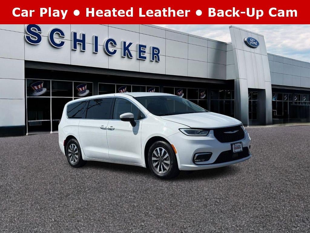 Used 2023 Chrysler Pacifica Touring-L FWD image 1