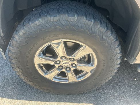 Used 2019 Ford F150 XLT w/ Equipment Group 302A Luxury AWD/4WD image 8