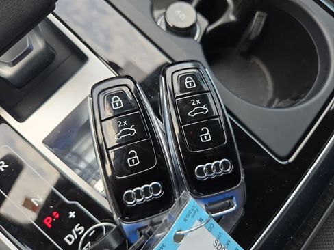 Used 2025 Audi Q7 3.0T Prestige w/ Prestige Package AWD/4WD image 35