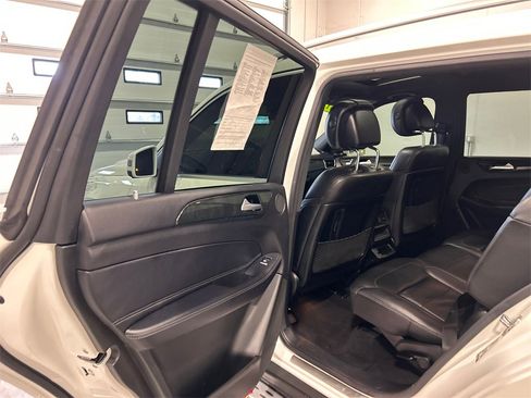 Used 2019 Mercedes-Benz GLS 450 4MATIC image 31