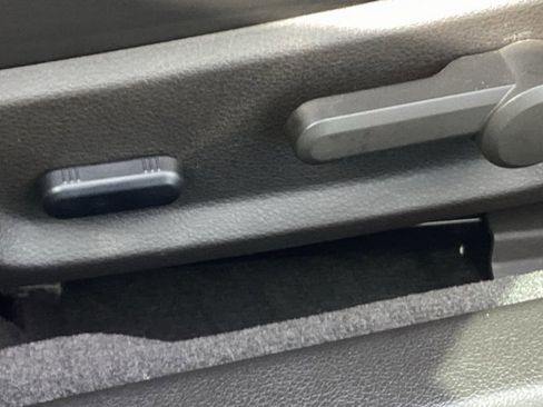 Used 2011 Ford Mustang Shelby GT500 w/ SVT Performance Pkg image 32