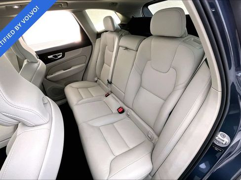 Certified 2023 Volvo XC60 B5 Plus w/ Protection Package Premier FWD image 32