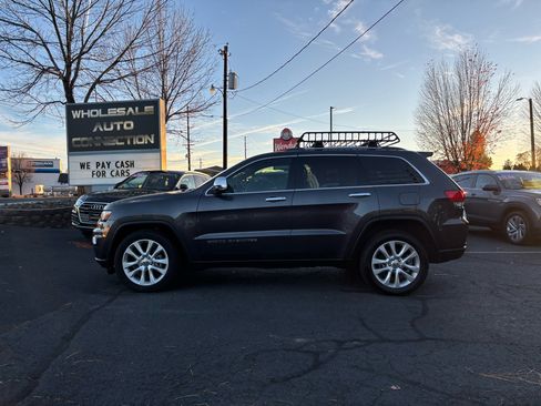 Used 2017 Jeep Grand Cherokee Limited w/ Trailer Tow Group IV image 2