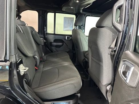 Used 2024 Jeep Wrangler Unlimited w/ Technology Group image 27