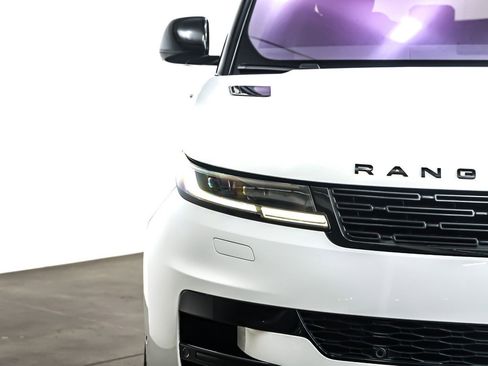 Used 2023 Land Rover Range Rover Sport SE Dynamic image 14