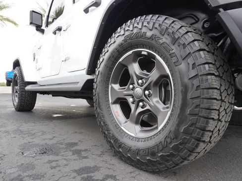 Used 2022 Jeep Wrangler Unlimited Sahara image 6