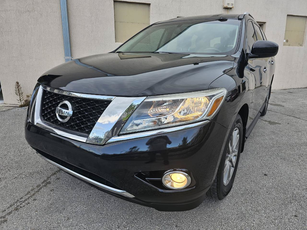 Used 2015 Nissan Pathfinder SV FWD image 8