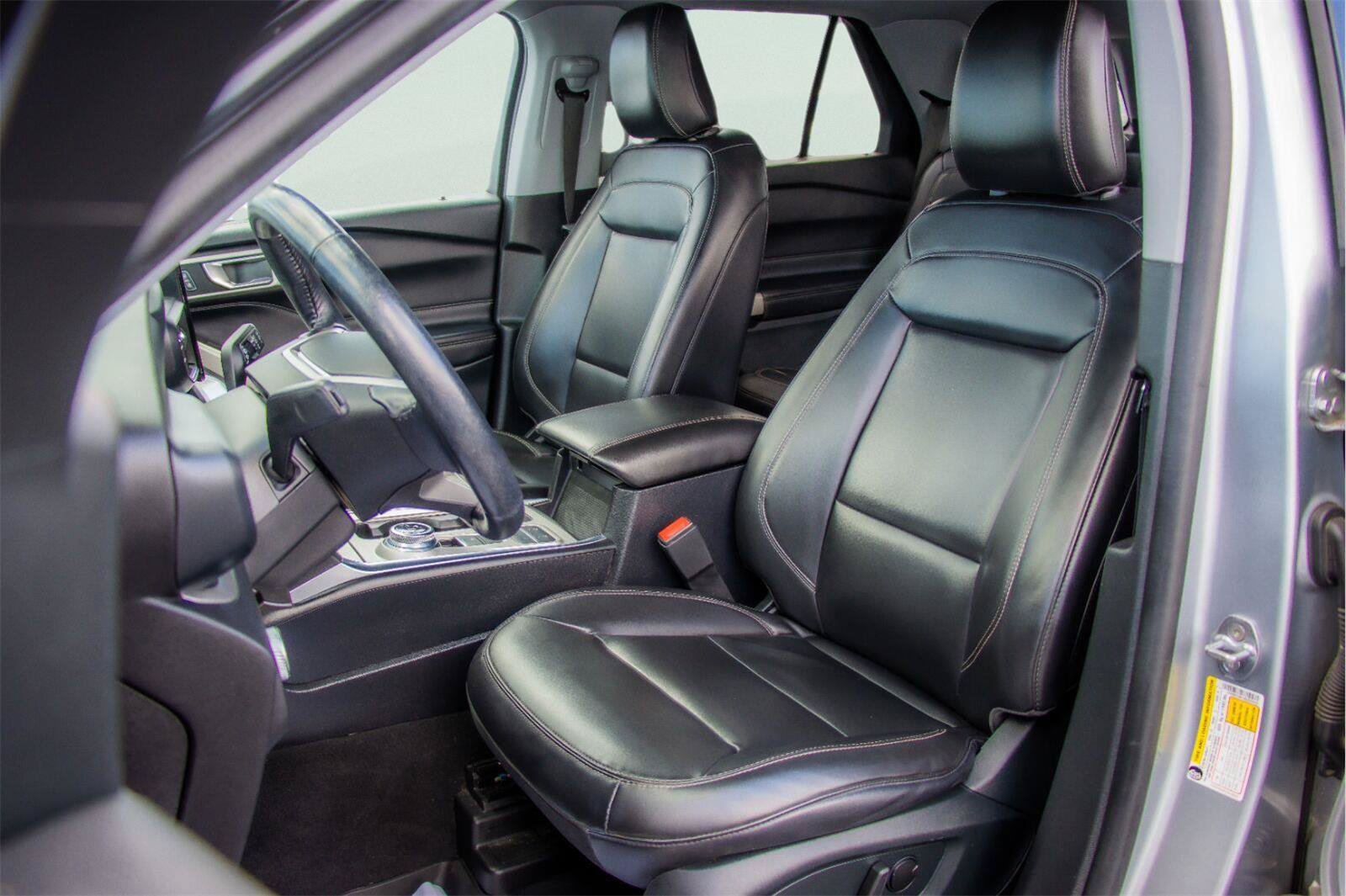 Certified 2021 Ford Explorer XLT w/ Equipment Group 202A RWD image 7