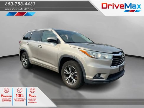 Used 2016 Toyota Highlander XLE AWD/4WD image 1