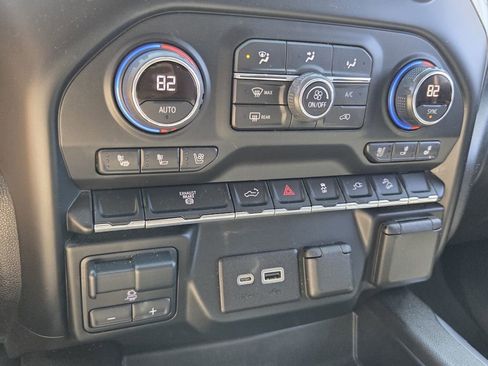 Used 2021 Chevrolet Silverado 2500 LTZ w/ LTZ Convenience Package image 24