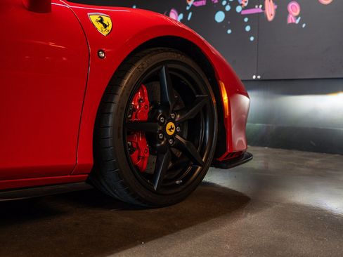 Used 2022 Ferrari F8 Tributo RWD image 19