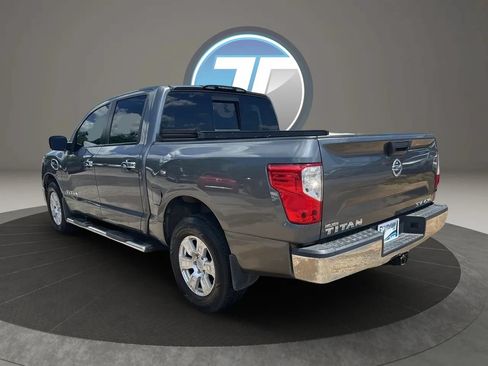 Used 2017 Nissan Titan SV AWD/4WD image 13