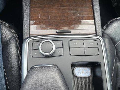 Used 2013 Mercedes-Benz GL 450 4MATIC image 37