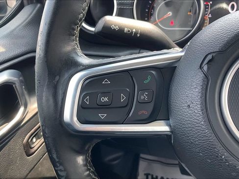 Used 2018 Jeep Wrangler Unlimited Sahara AWD/4WD image 16