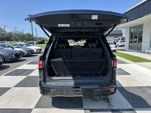 Used 2024 Toyota Sequoia Platinum RWD image 5