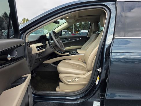 Used 2023 Lincoln Nautilus Reserve image 20