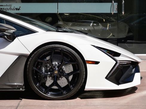 Used 2024 Lamborghini Revuelto AWD/4WD image 9
