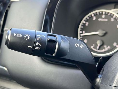 Used 2024 Nissan Pathfinder SL image 23