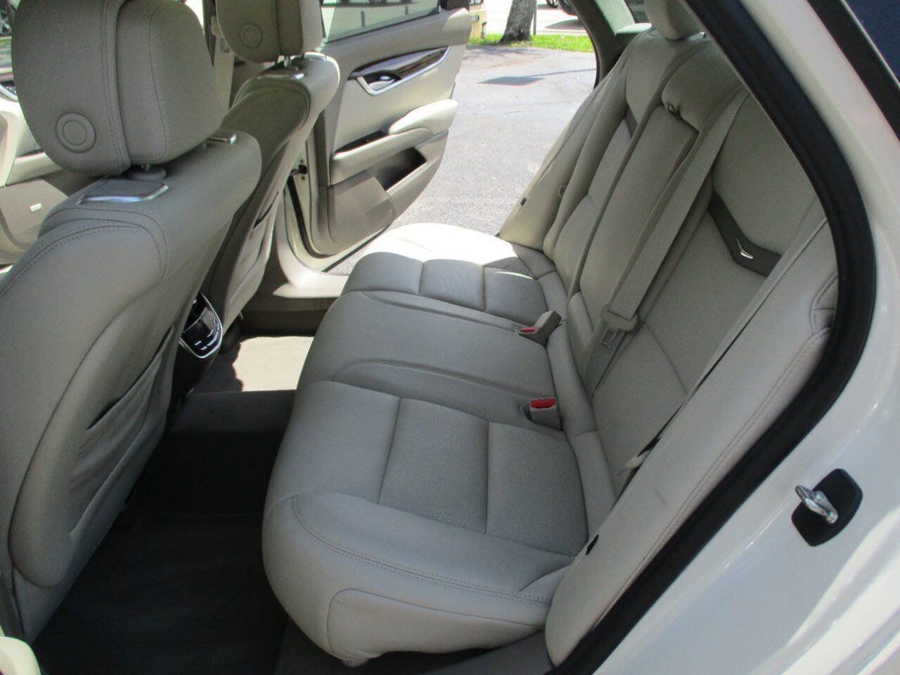 Used 2013 Cadillac XTS Platinum FWD image 25