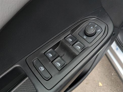 Certified 2023 Volkswagen Taos SE image 25