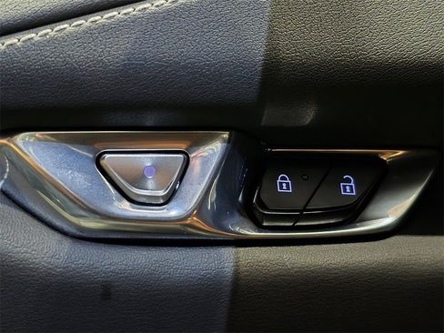 Certified 2025 Chevrolet Corvette Stingray Coupe w/ 1LT image 28