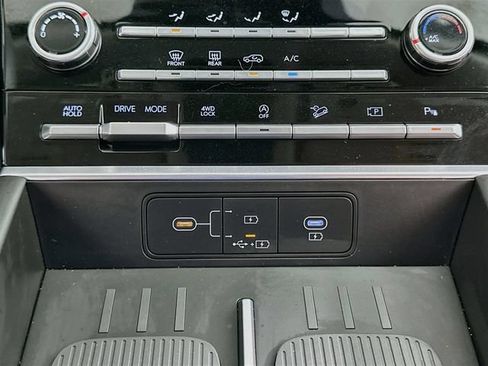 Used 2025 Hyundai Santa Fe SE AWD/4WD image 18
