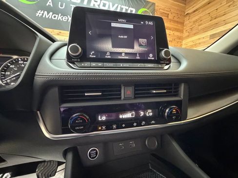 Used 2023 Nissan Rogue SV image 17