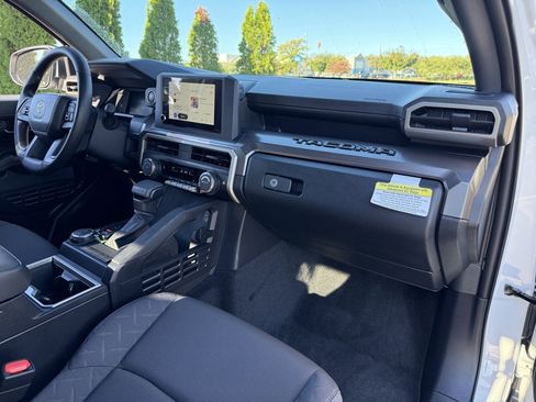 Used 2024 Toyota Tacoma SR5 image 44