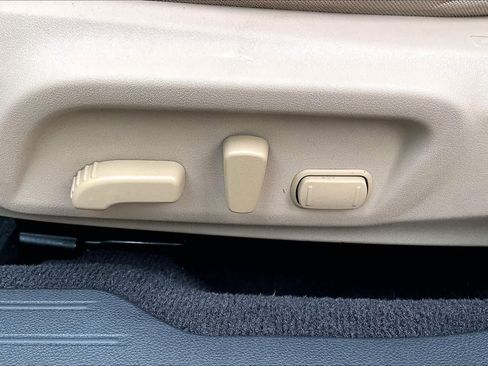 Used 2017 Subaru Outback 2.5i Premium image 32