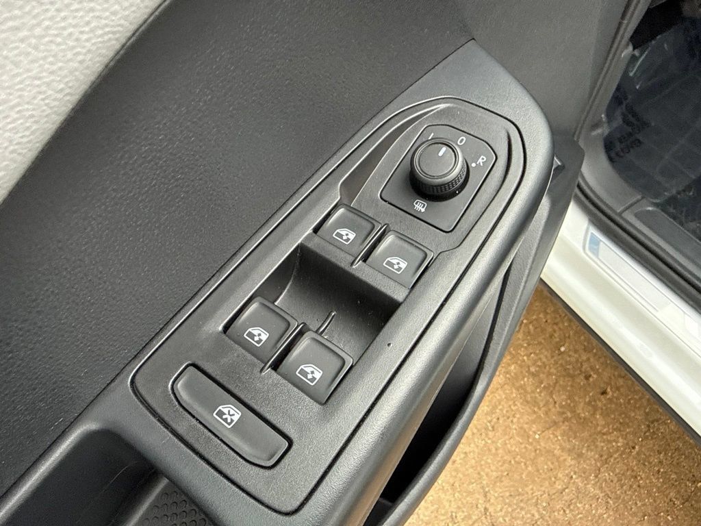 Certified 2023 Volkswagen Taos SE AWD/4WD image 12