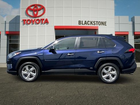 Certified 2020 Toyota RAV4 Limited AWD/4WD image 6