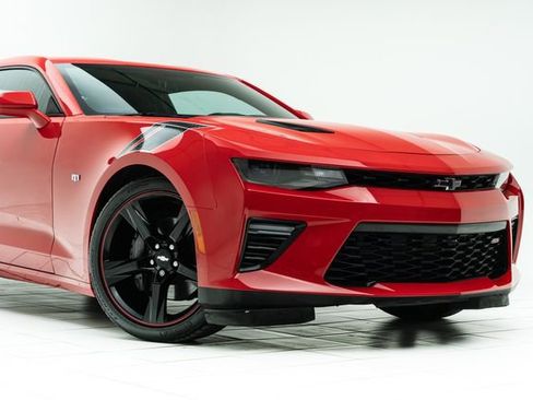 Used 2018 Chevrolet Camaro SS image 4