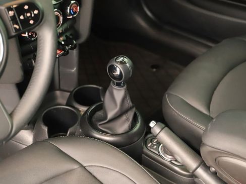 Used 2024 MINI Cooper 2-Door Hardtop FWD image 16