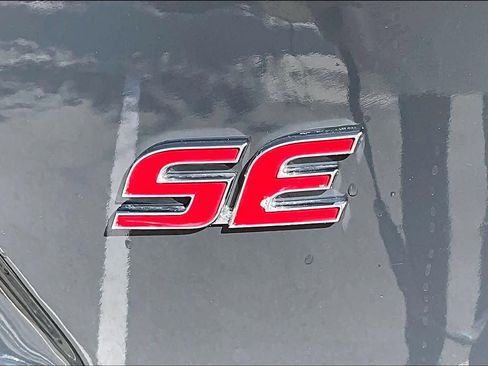 Used 2025 Toyota Corolla SE image 10