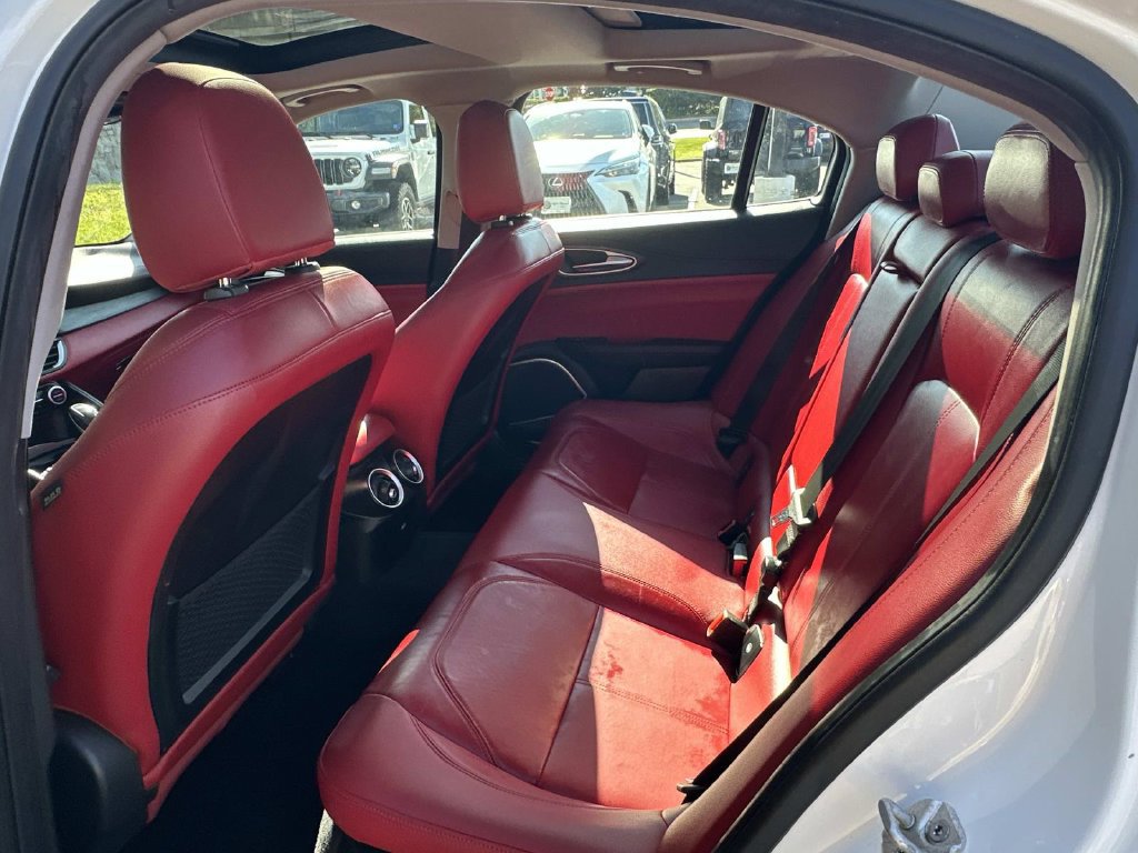 Used 2018 Alfa Romeo Giulia Ti AWD/4WD image 16